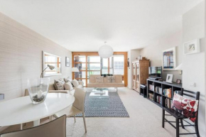 Large One Bed Riverside Apartment in Battersea